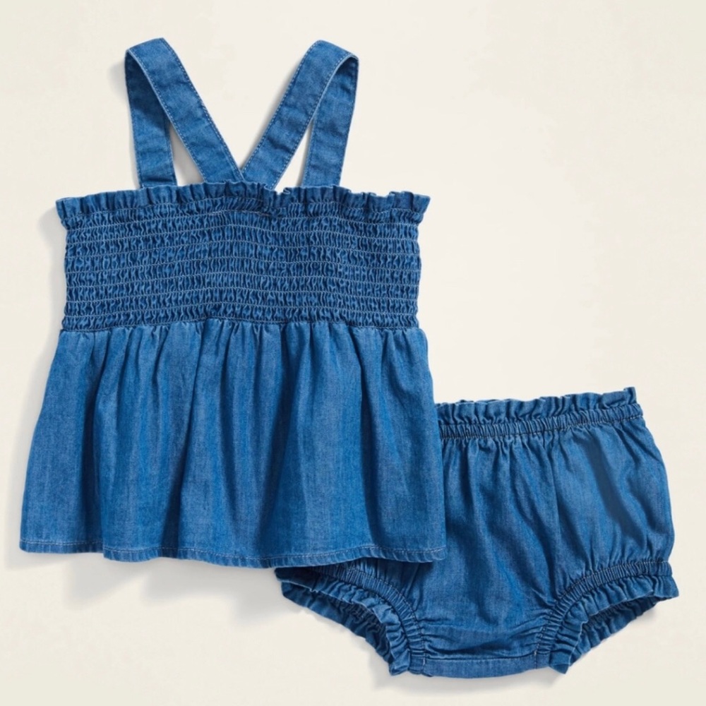 Old Navy Smocked Chambray Top & Bloomers Set Size 6-12 Months